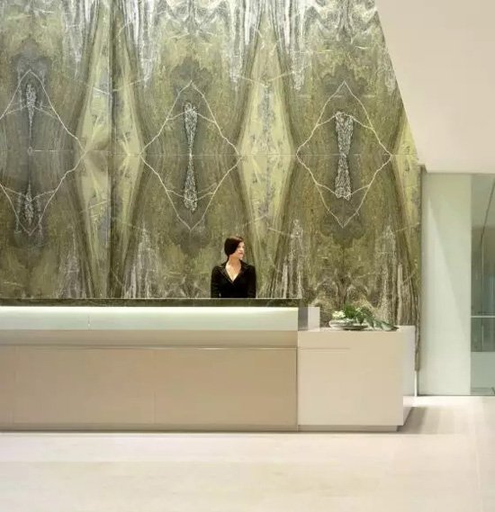 石材搬上墙,满满的土豪既视感!